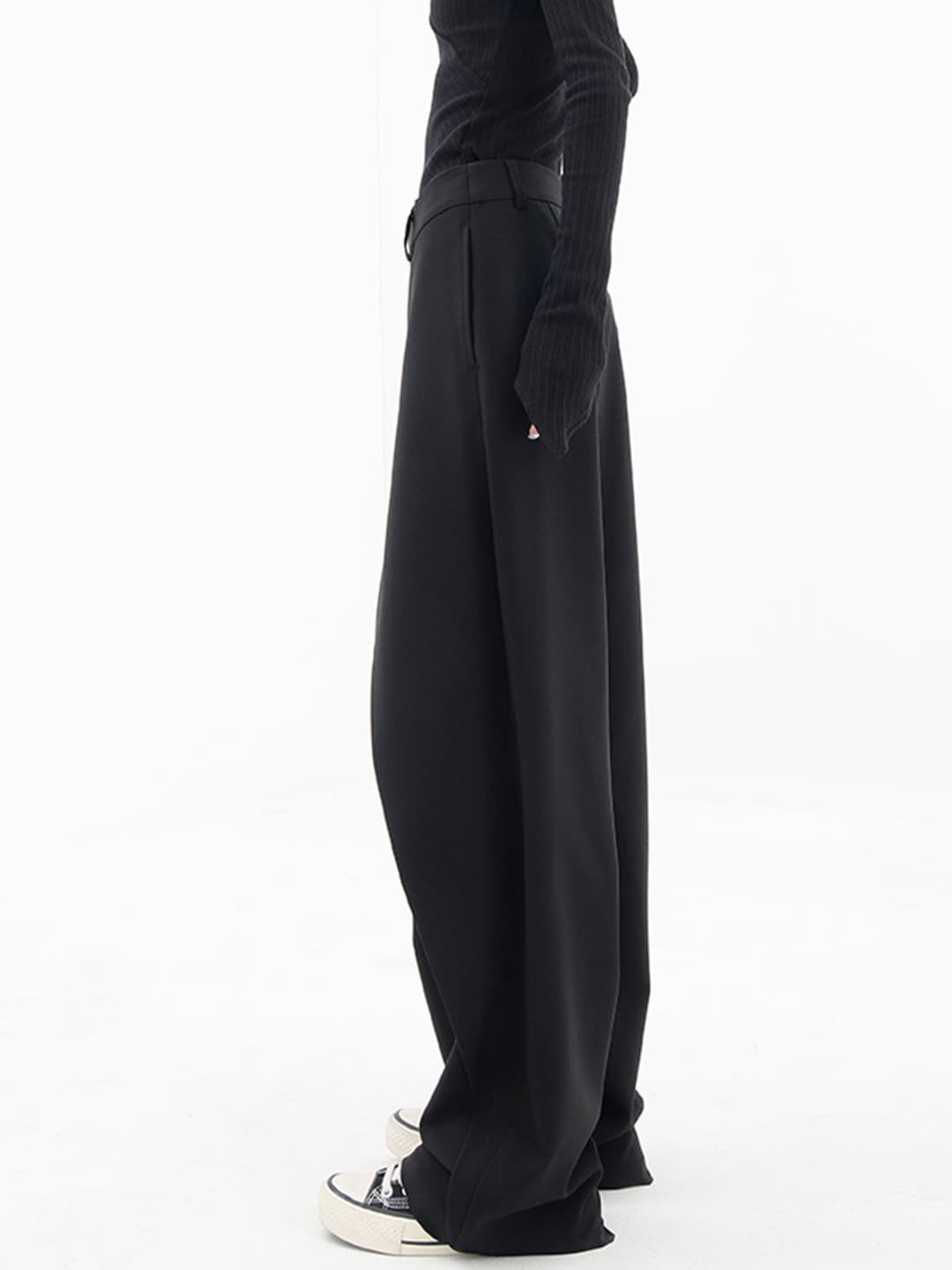 Ami Damenhose | Asymmetrischer Bund, Strukturierte Stoffhose 4